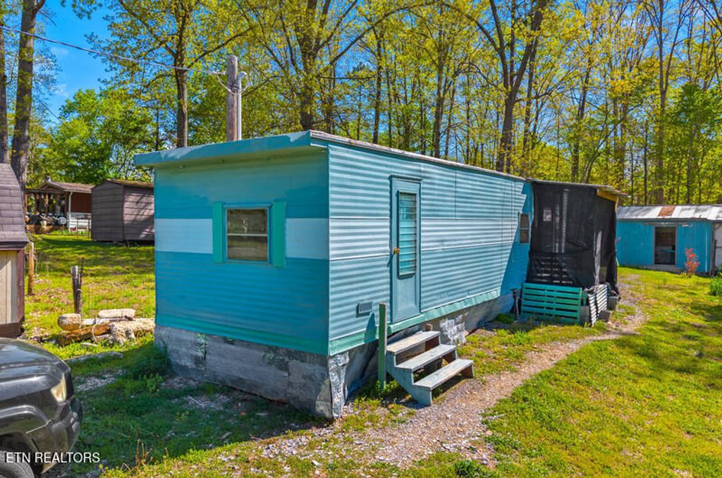 Photo of 2116 Cox Rd, Dandridge, TN 37725 (MLS # 1297811)