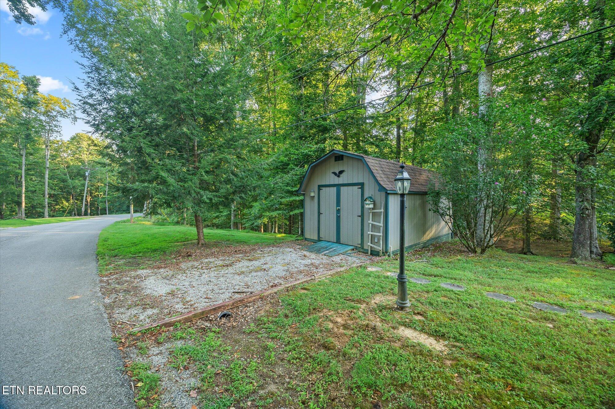 1111 Cherokee Rd