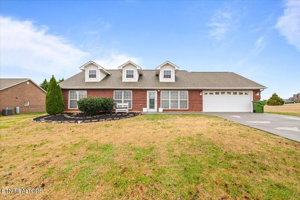 Photo of 1121 Worthington Blvd, Maryville, TN 37801 (MLS # 1323799)