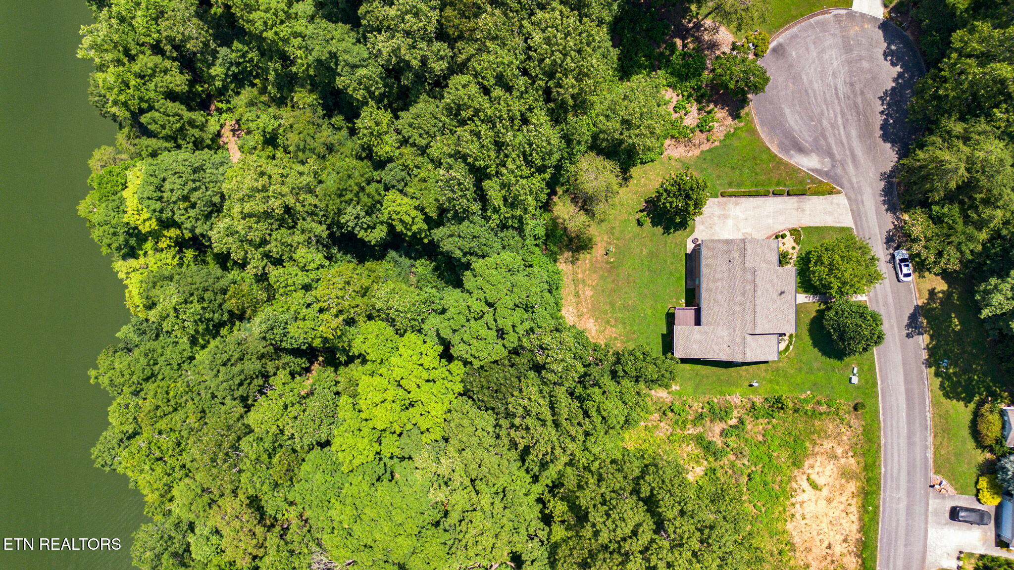 127 Lakeview Drive