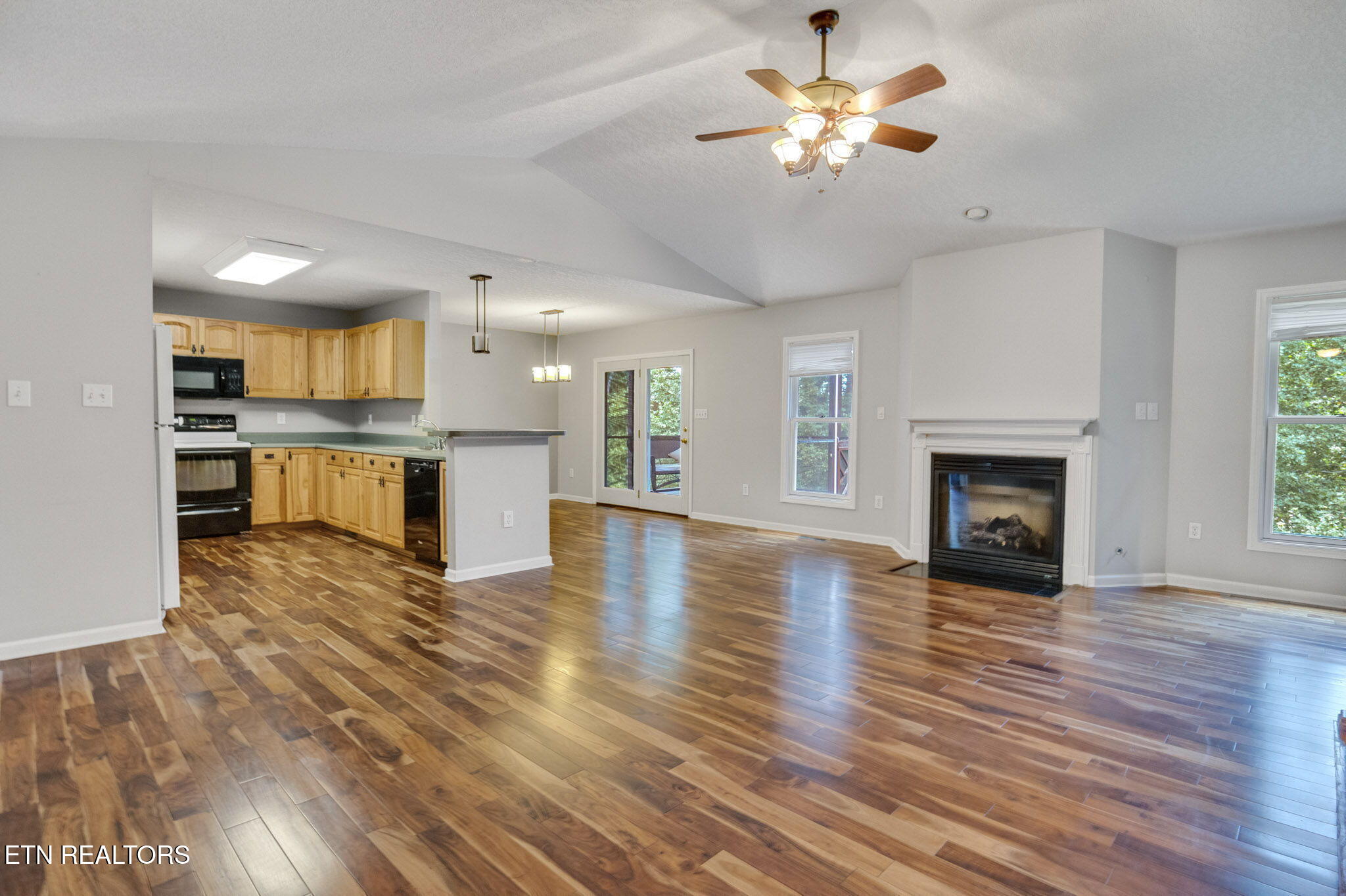 127 Lakeview Drive