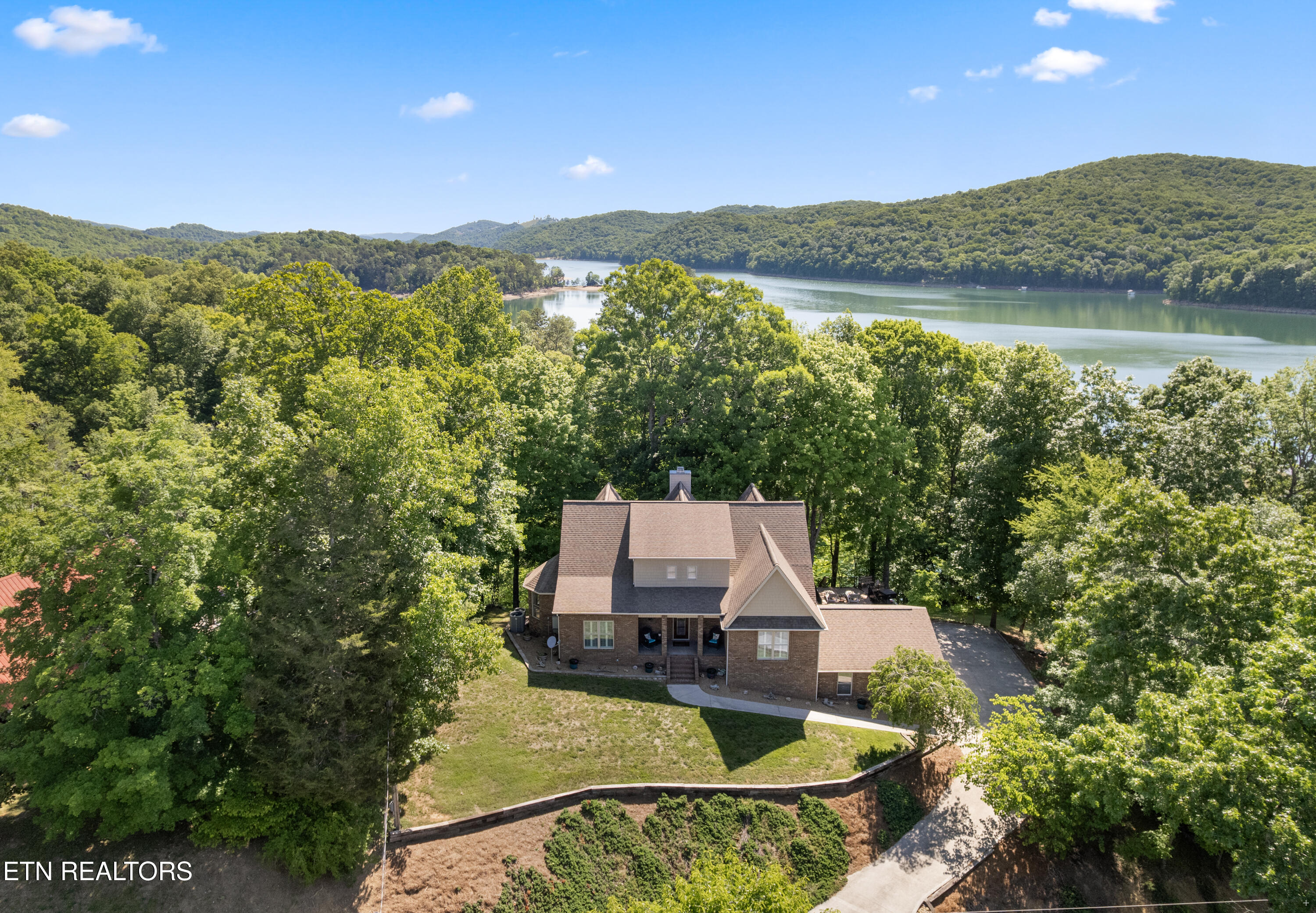 127 Ridgeland Lane