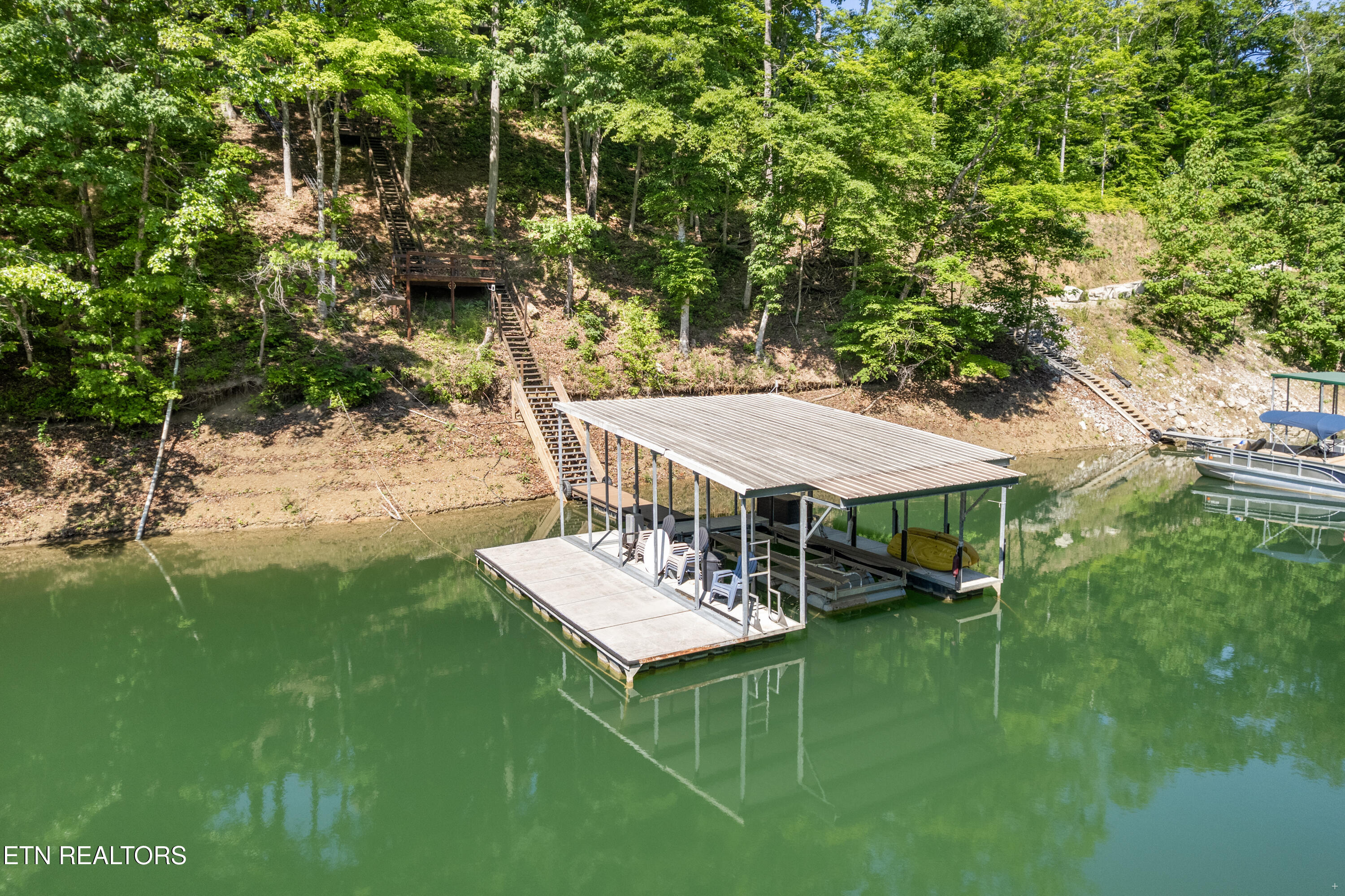 127 Ridgeland Lane