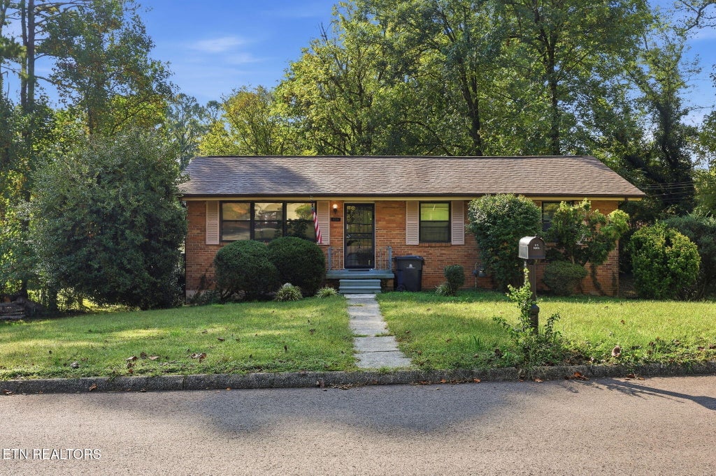 Photo of 4704 Maplehill Rd, Knoxville, TN 37914 (MLS # 1359090)