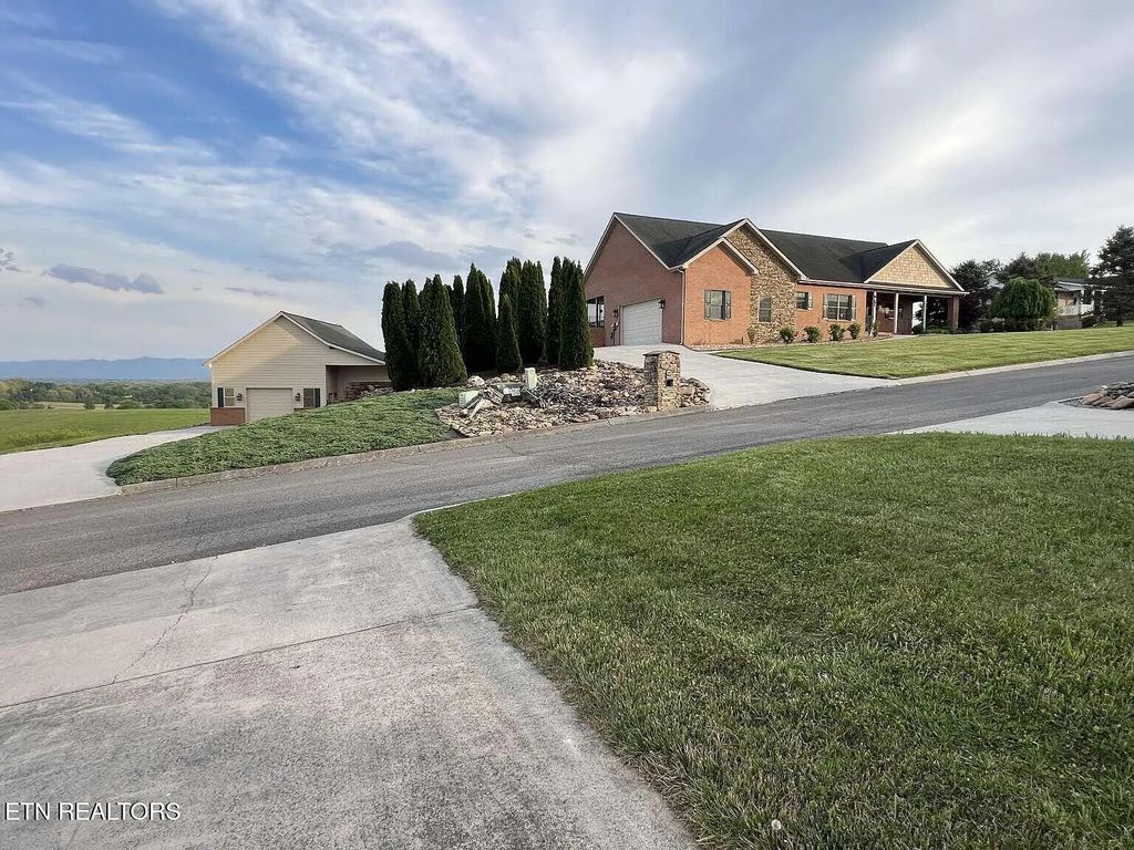 Photo of 127 Golf View Blvd, Dandridge, TN 37725 (MLS # 1336597)