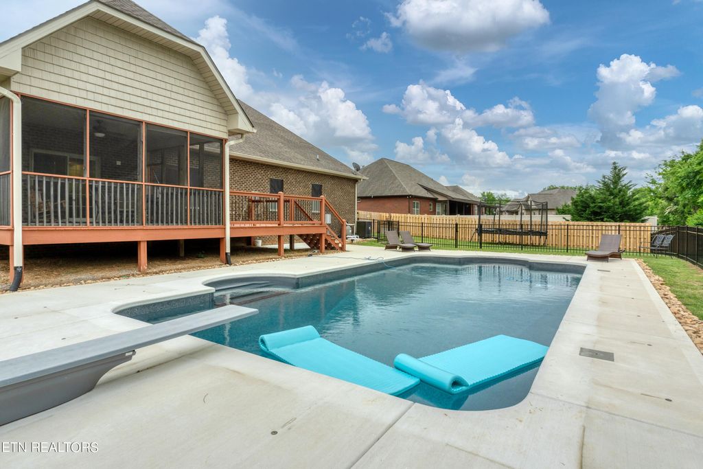 Photo of 1313 Edenbridge Drive, Alcoa, TN 37701 (MLS # 1262637)