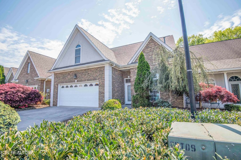 Photo of 5224 Tazewell Pointe Way, Knoxville, TN 37918 (MLS # 1336456)