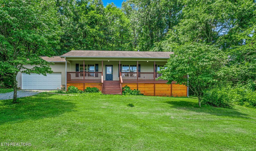 Photo of 4819 Hillard Lane, Strawberry Plains, TN 37871 (MLS # 1306609)