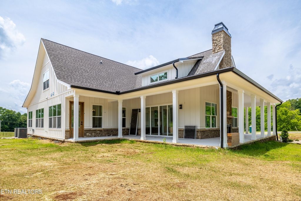 Photo of 818 Sophie Drive, Greenback, TN 37742 (MLS # 1269755)