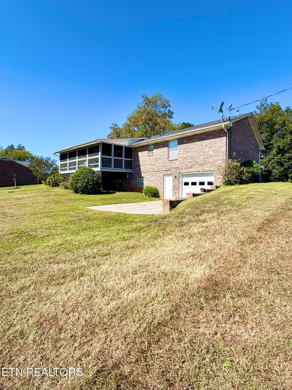 Photo of 1922 N Charles G Seivers Blvd, Clinton, TN 37716 (MLS # 1358127)