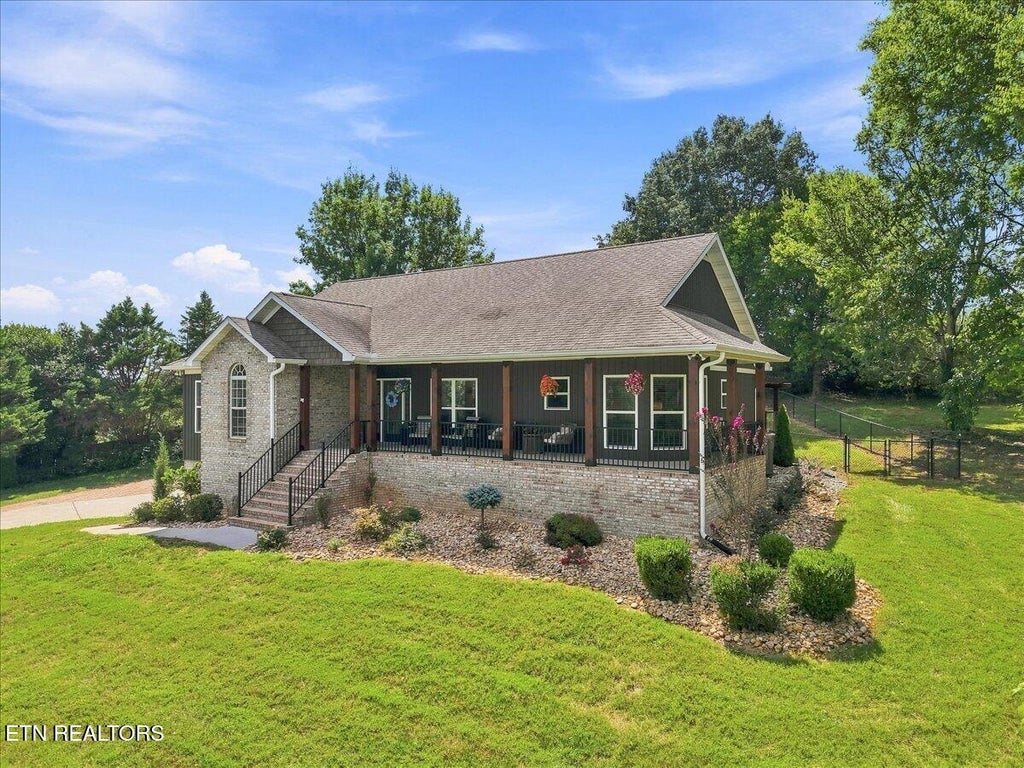 Photo of 1495 E Matlock Bend Rd, Loudon, TN 37774 (MLS # 1352392)