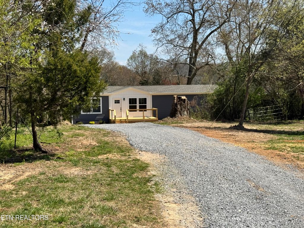 Photo of 364 Greenbriar Road Rd, Sweetwater, TN 37874 (MLS # 1295454)
