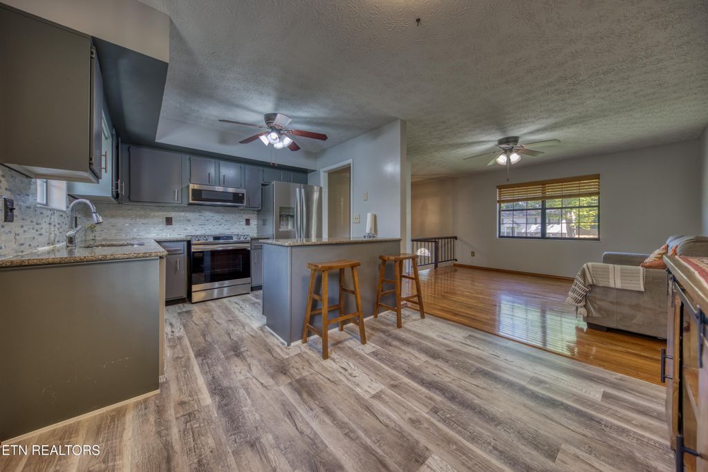Photo of 7604 Hawthorne Drive, Knoxville, TN 37919 (MLS # 1340762)