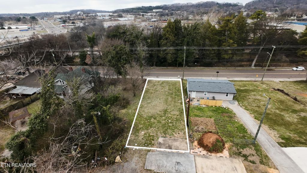 Photo of 2140 Tennessee Ave, Knoxville, TN 37921 (MLS # 1330416)