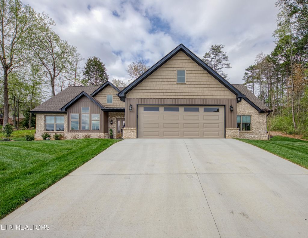 Photo of 224 Seminole Circle, Loudon, TN 37774 (MLS # 1336006)
