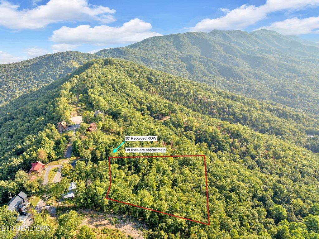 Photo of 1 Shell Mountain Rd, Sevierville, TN 37876 (MLS # 1334281)