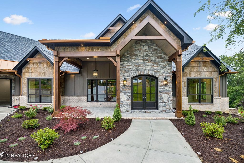 Photo of 645 Douglas Ridge Drive, Dandridge, TN 37725 (MLS # 1341902)