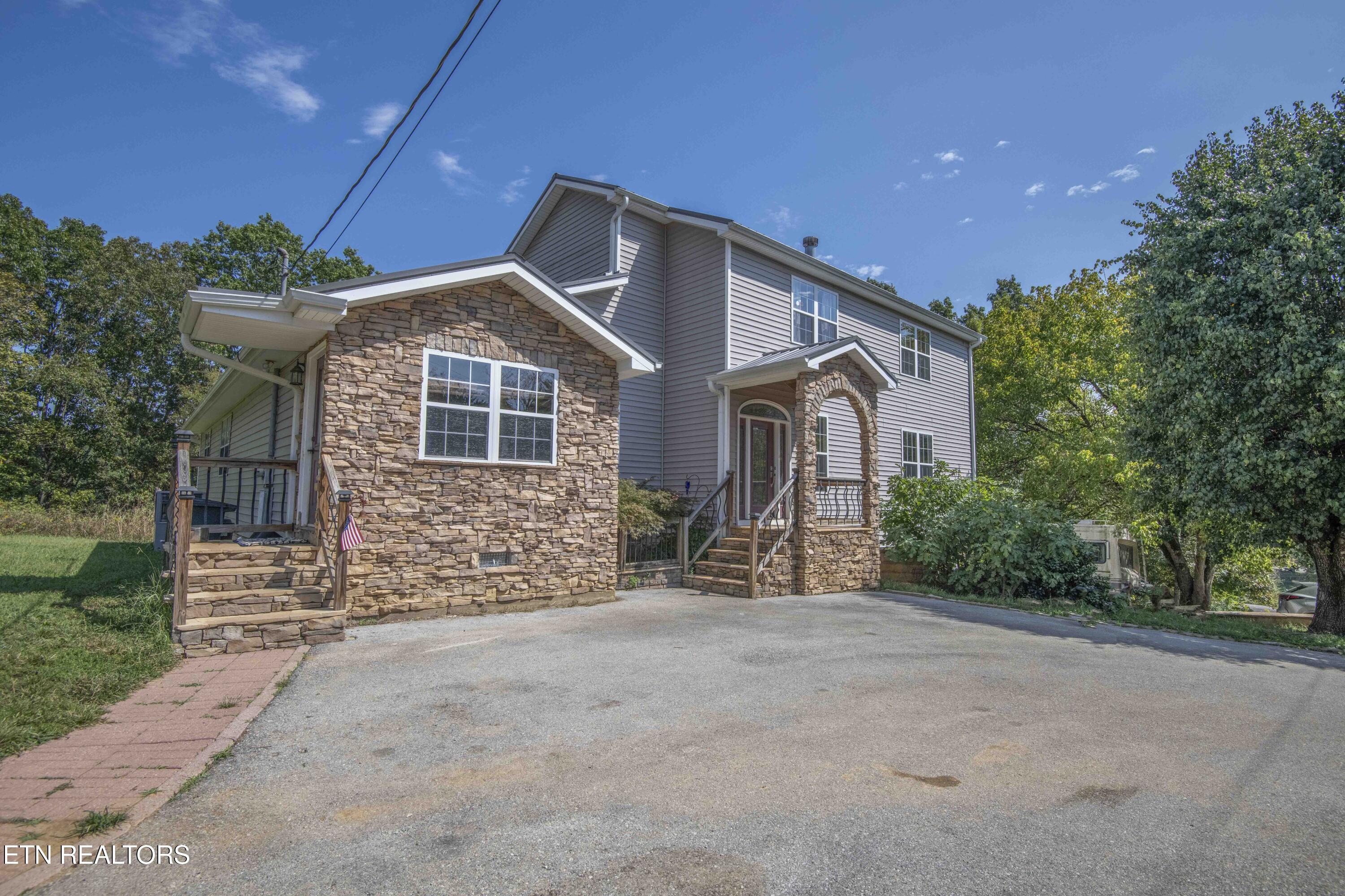 1313 Dupont Rd