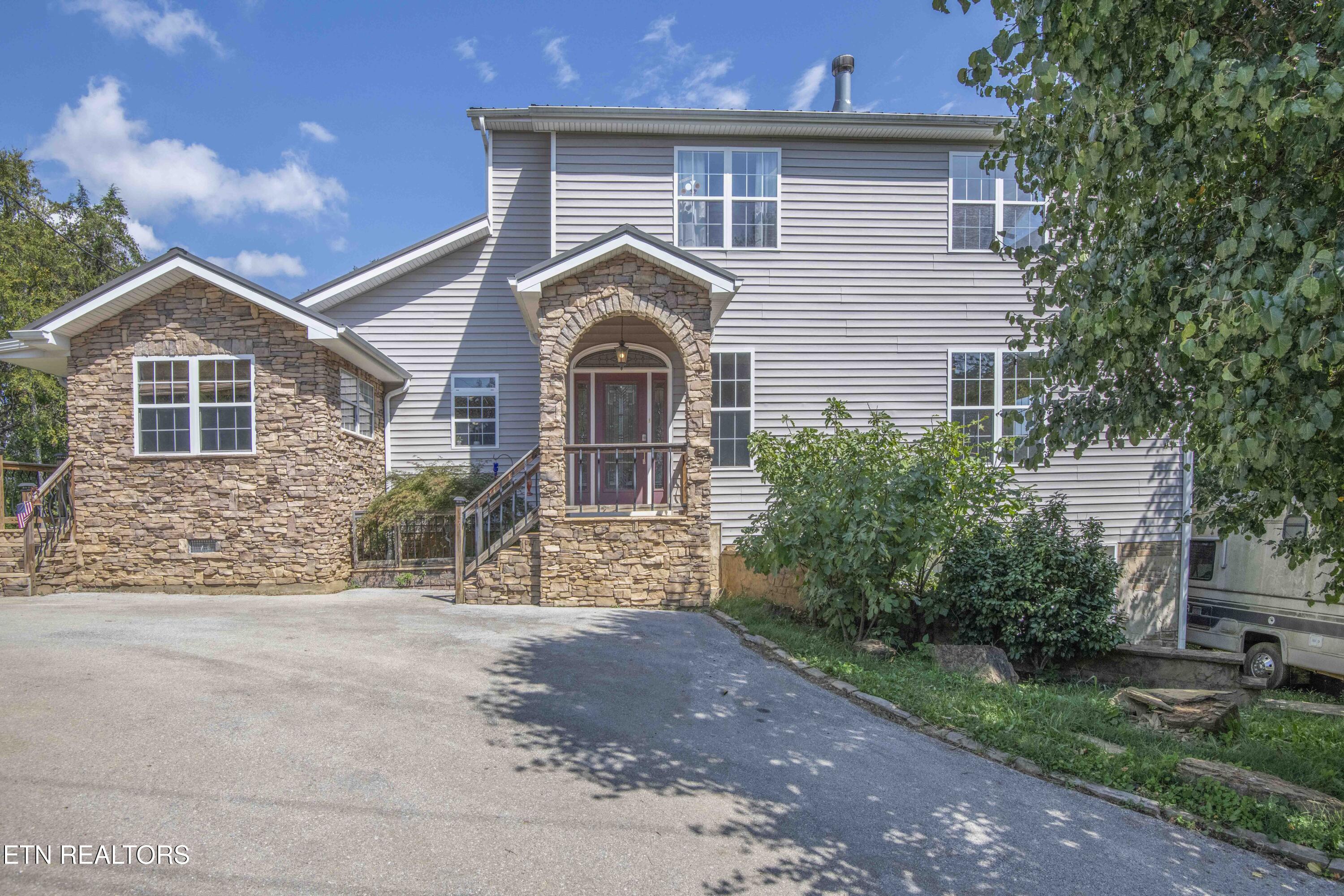 1313 Dupont Rd