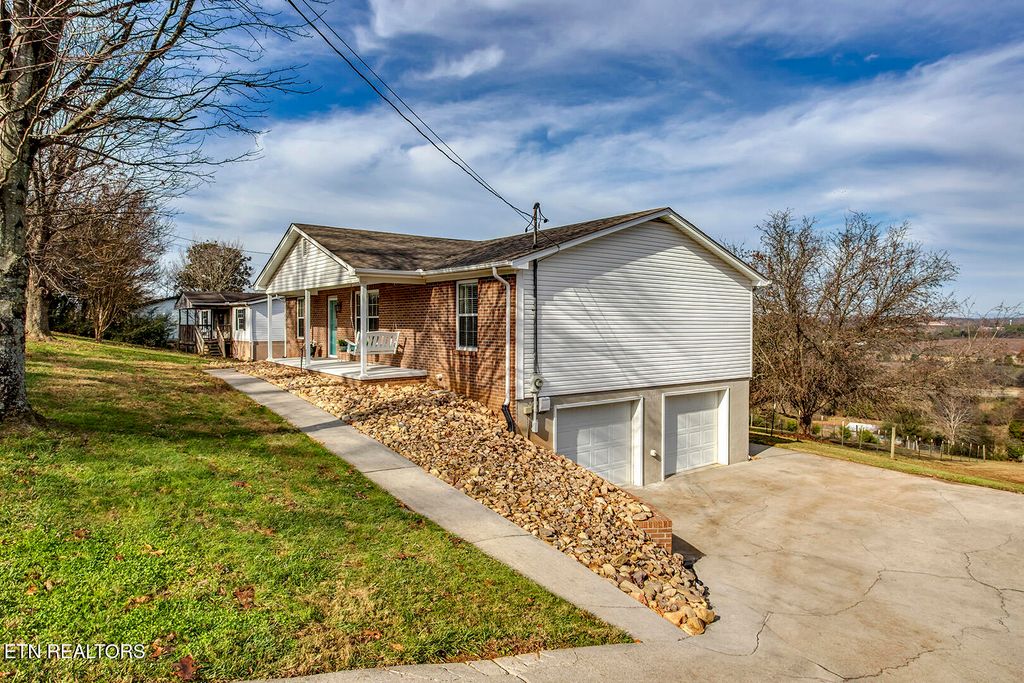Photo of 8664 Roberson Springs Rd, Loudon, TN 37774 (MLS # 1322987)