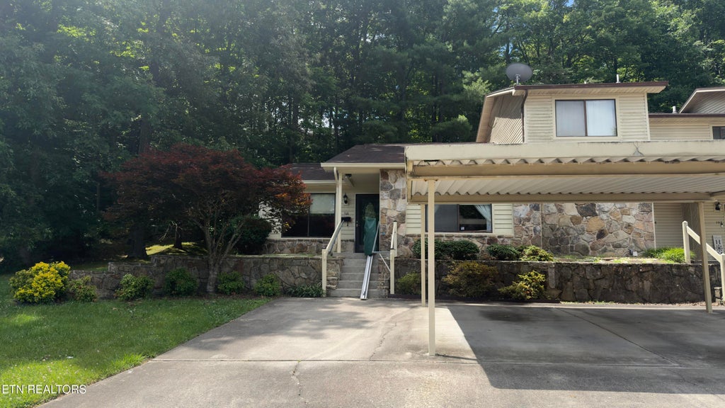 Photo of 106 Hazleton Lane, Oak Ridge, TN 37830 (MLS # 1344732)