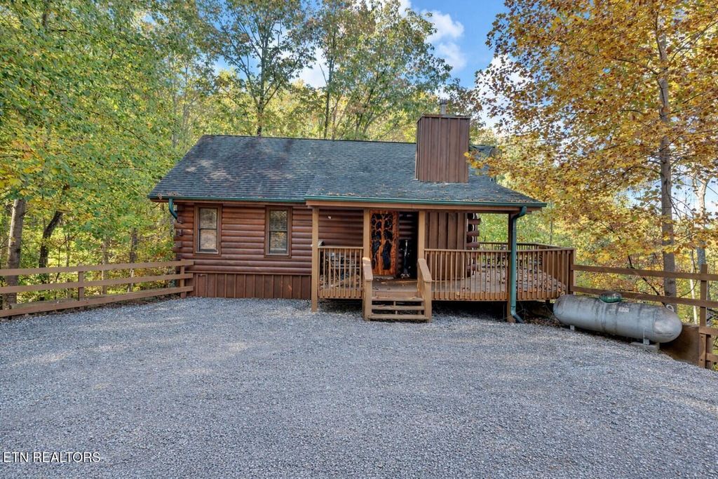 Photo of 3195 Emerald Springs Loop, Sevierville, TN 37862 (MLS # 1333173)