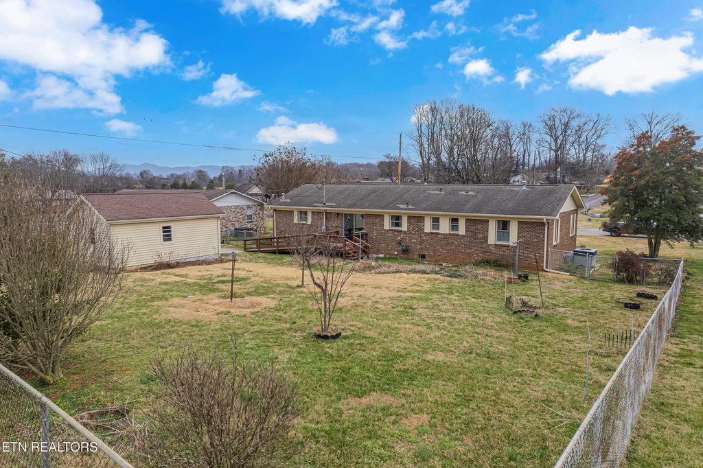 Photo of 117 Linwood Lane, Maryville, TN 37804 (MLS # 1327402)