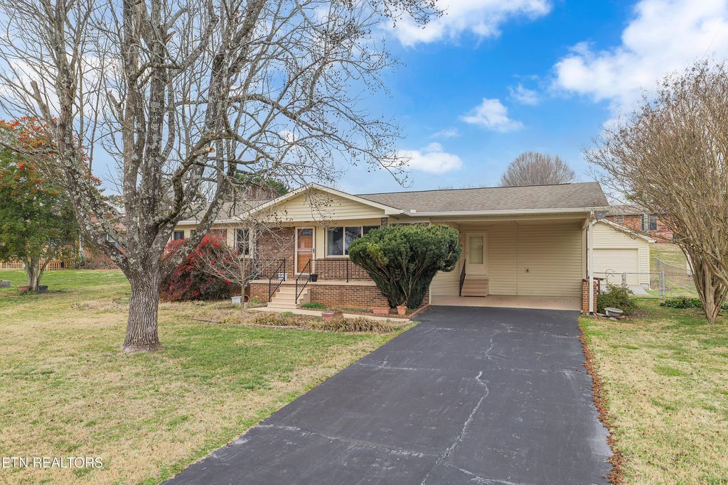 Photo of 117 Linwood Lane, Maryville, TN 37804 (MLS # 1327402)