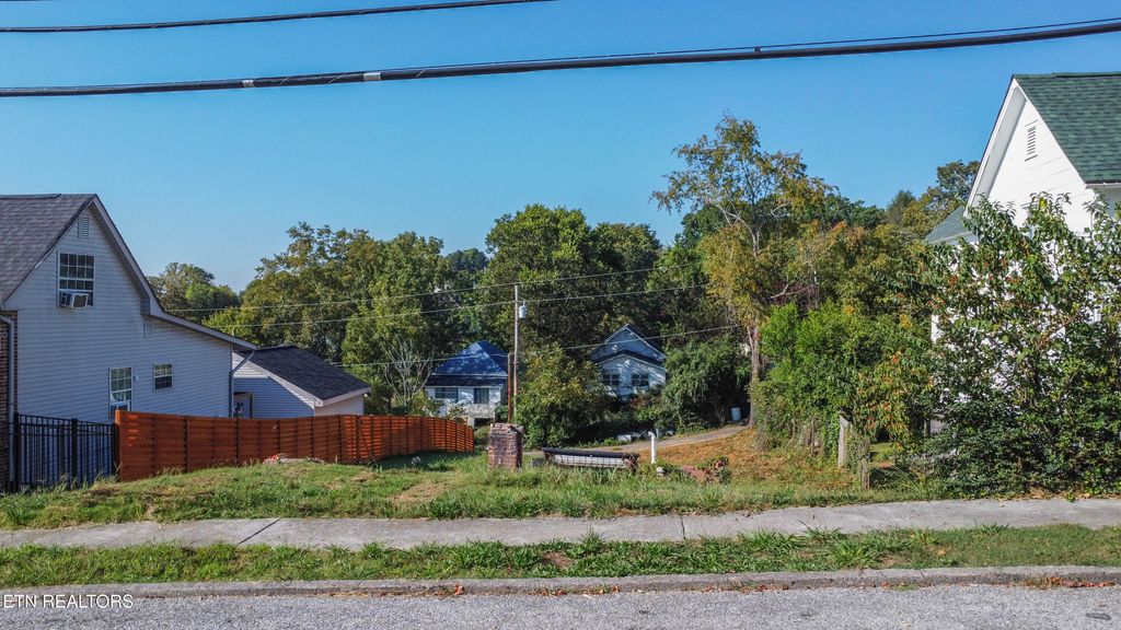 Photo of 408 N C Street, Lenoir City, TN 37771 (MLS # 1316152)