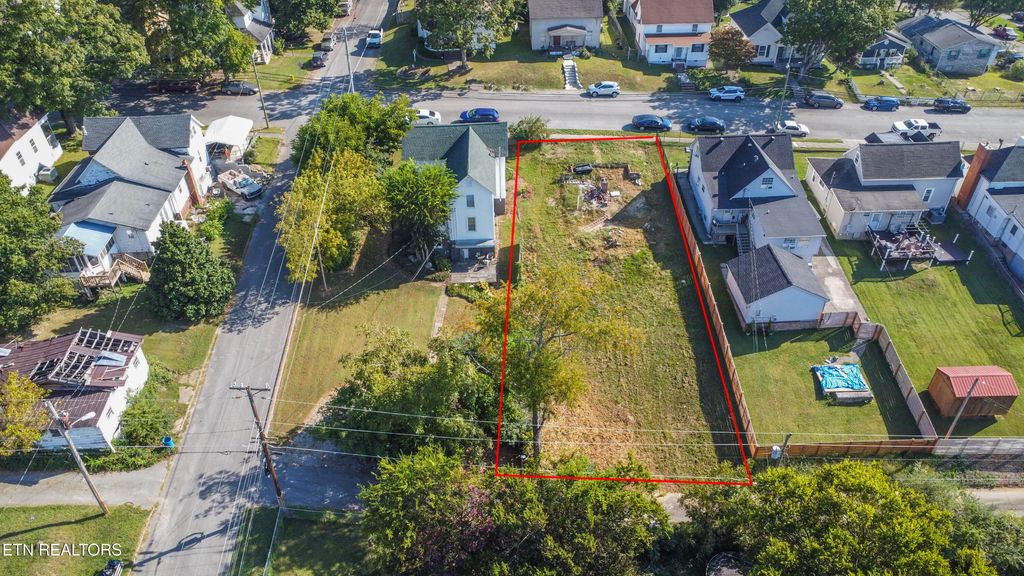 Photo of 408 N C Street, Lenoir City, TN 37771 (MLS # 1316152)