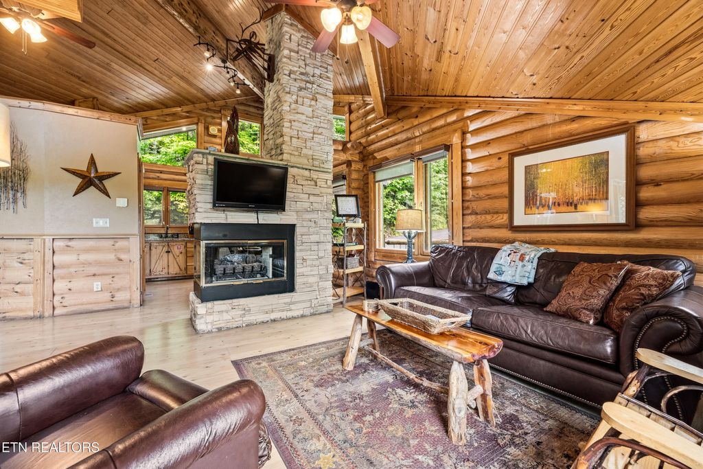Photo of 1614 Ridgecrest Drive, Sevierville, TN 37876 (MLS # 1340835)