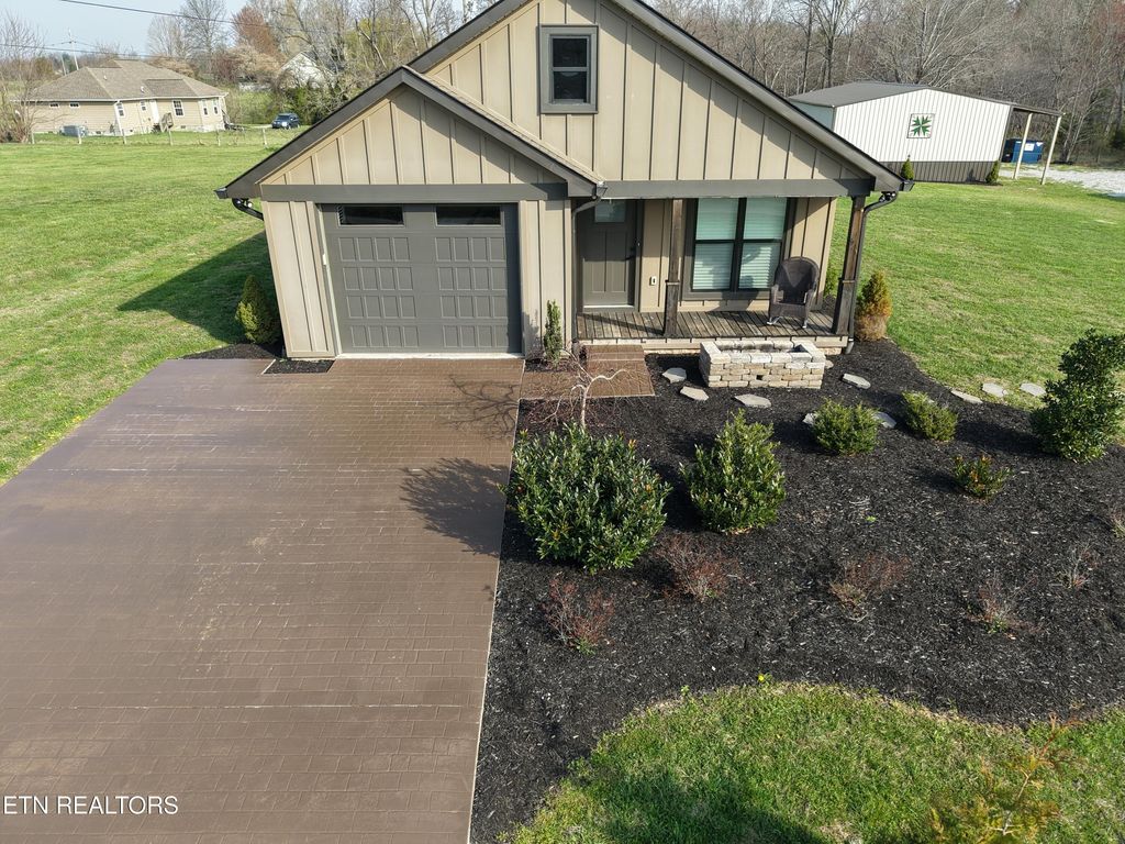 Photo of 1021 Pleasant Grove Rd, Winfield, TN 37892 (MLS # 1335593)