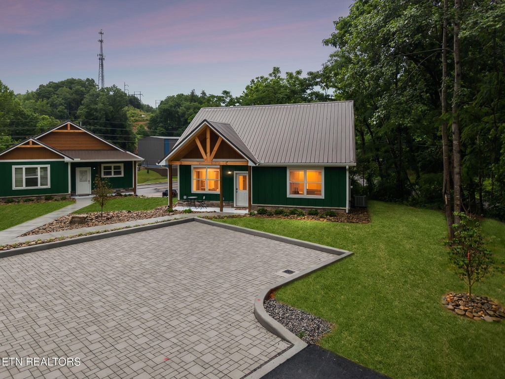 Photo of 1010 Pinyon Circle, Pigeon Forge, TN 37863 (MLS # 1312383)