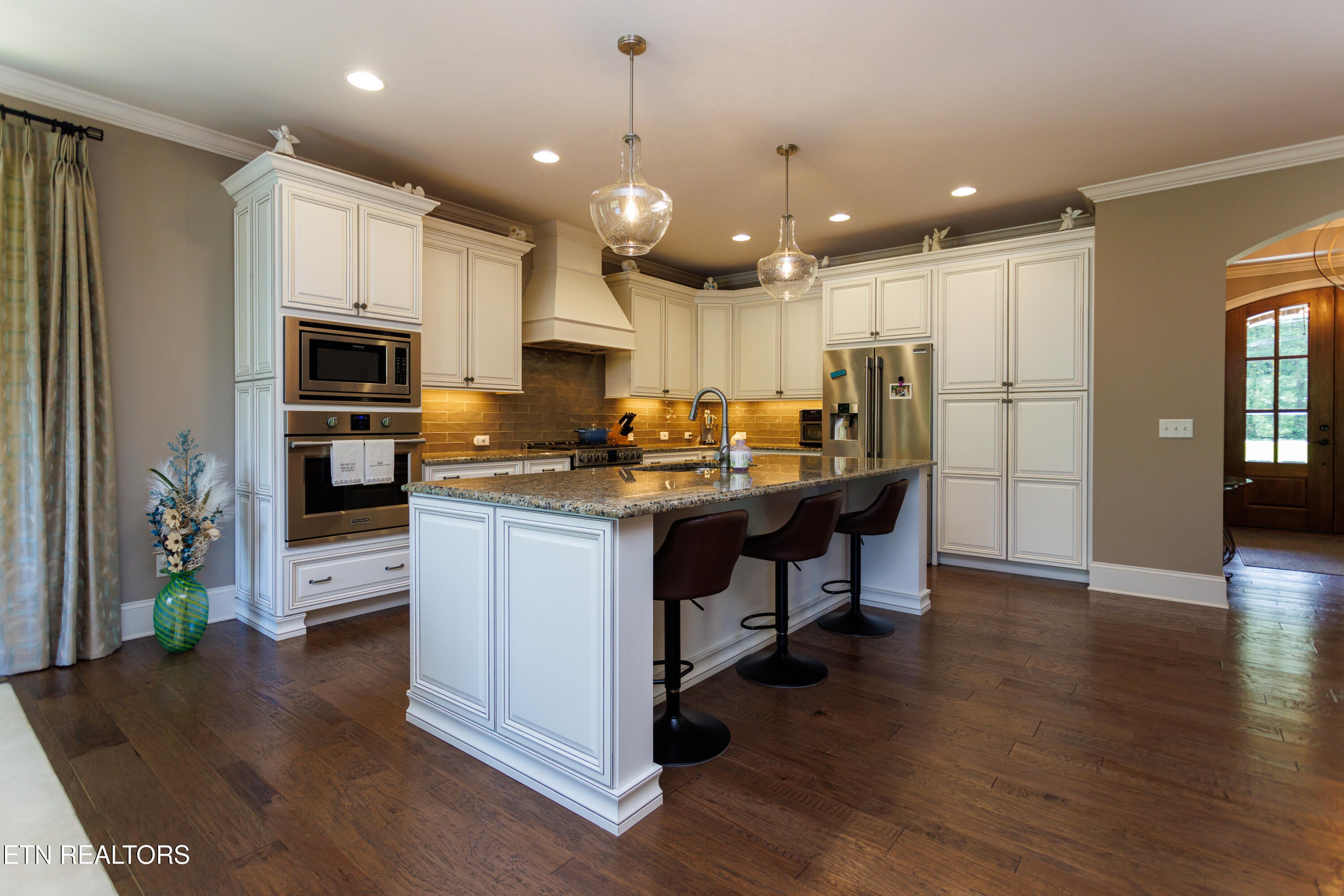147 Hedgewood Point