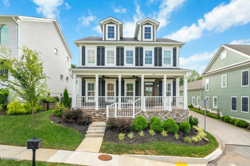 Photo of 527 Colonial Ridge Lane, Knoxville, TN 37934 (MLS # 1272621)
