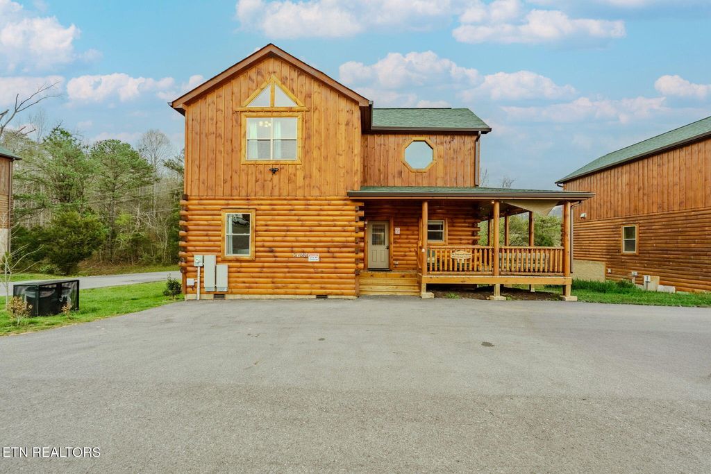 Photo of 3750 Heritage Hills Drive, Pigeon Forge, TN 37863 (MLS # 1334028)