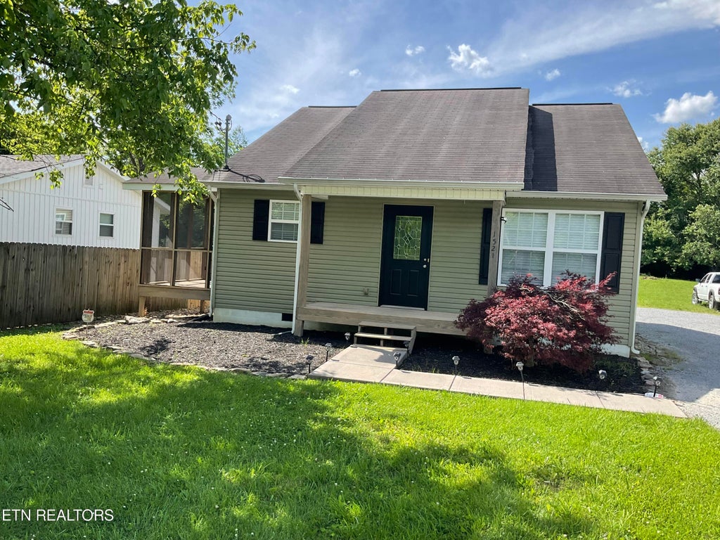Photo of 1521 Cunningham Rd, Knoxville, TN 37918 (MLS # 1355102)