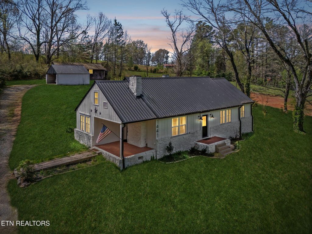 Photo of 1441 Roberson Springs Rd, Loudon, TN 37774 (MLS # 1318661)