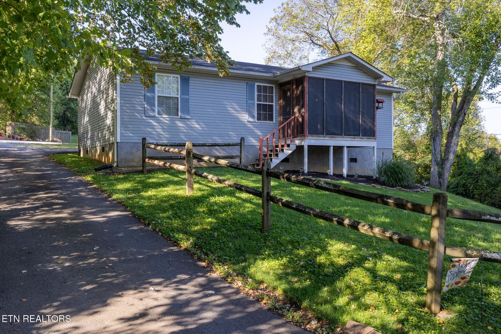 Photo of 109 Astrid St, Athens, TN 37303 (MLS # 1314765)