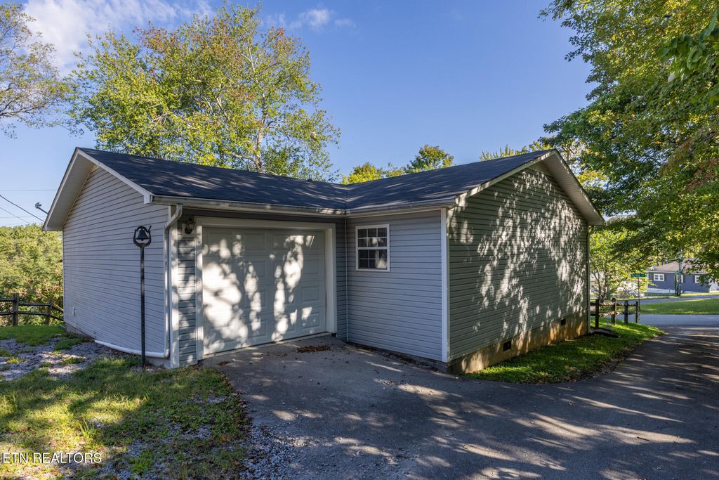 Photo of 109 Astrid St, Athens, TN 37303 (MLS # 1314765)