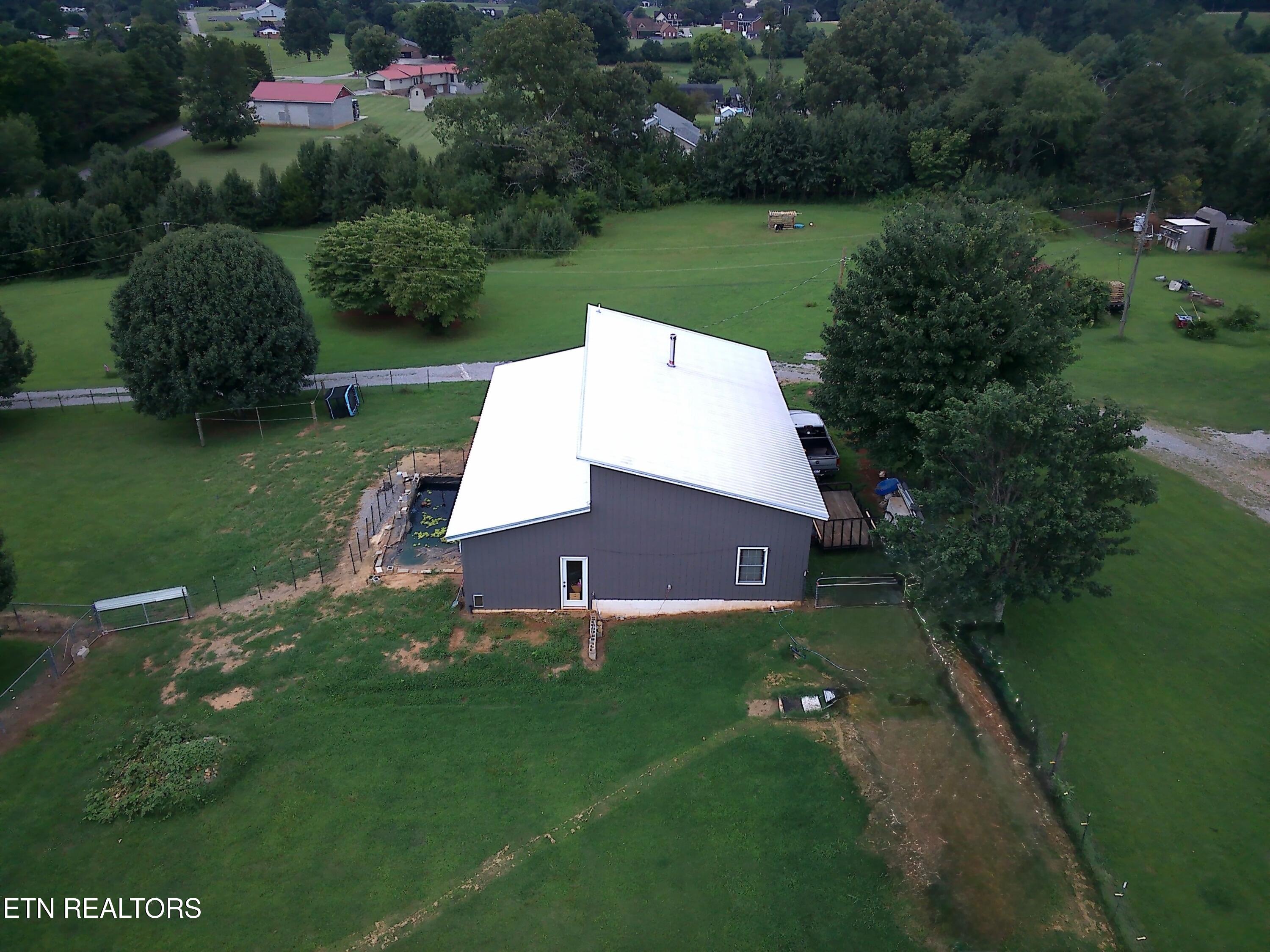 235 Hillcrest Rd