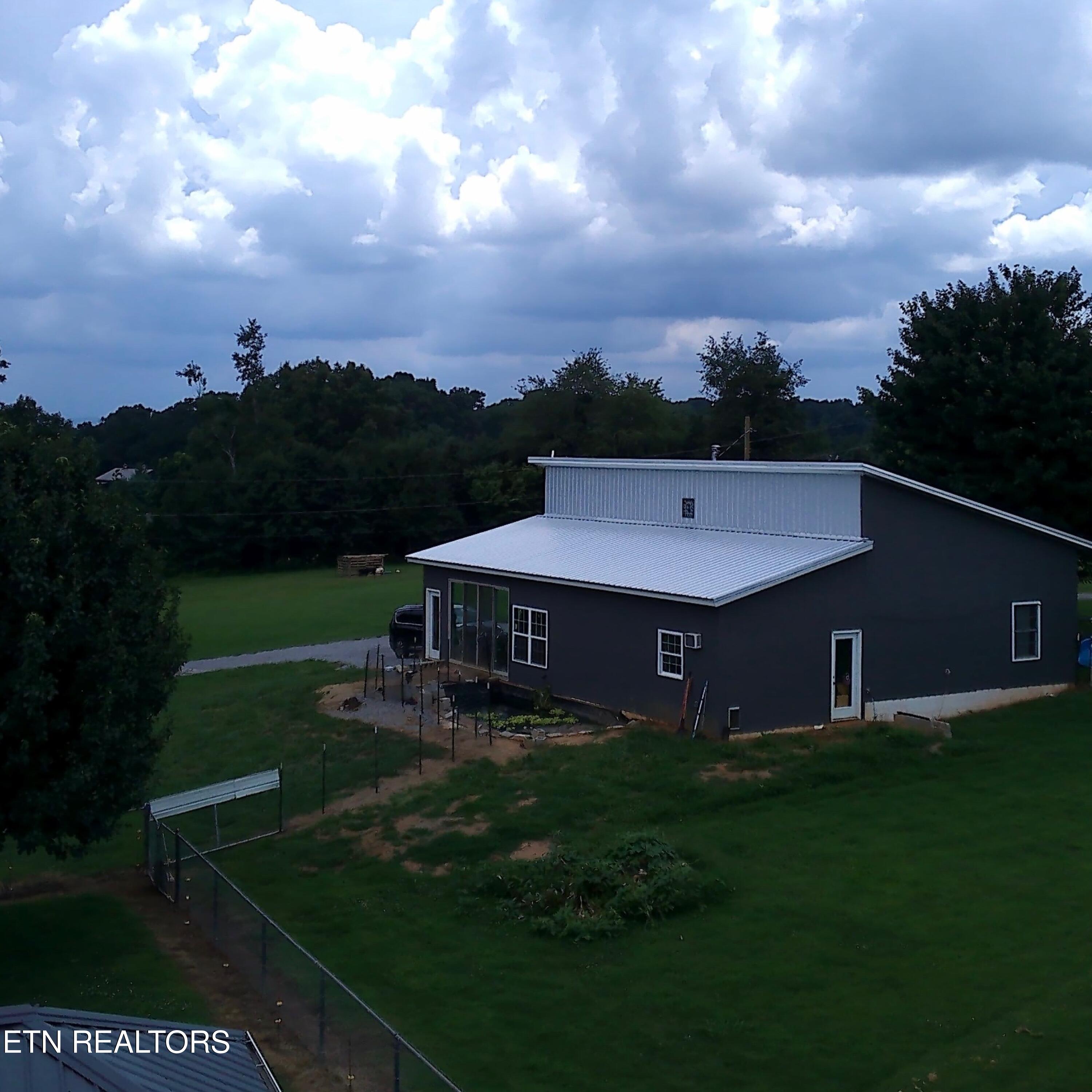 235 Hillcrest Rd