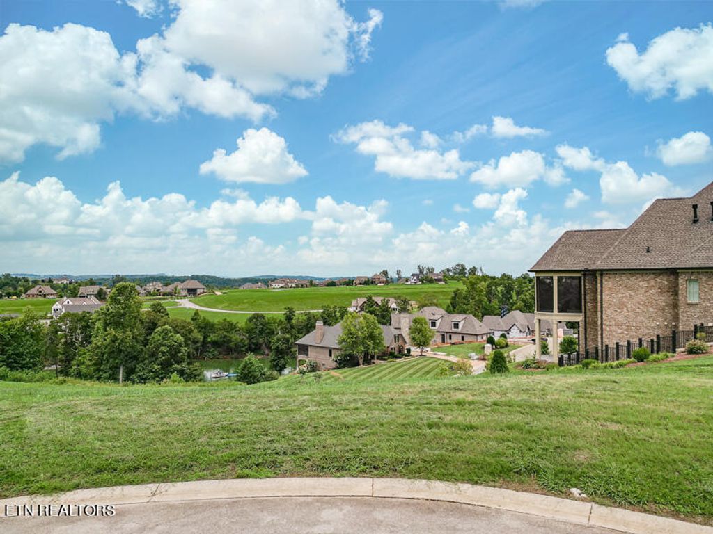 Photo of 962 Commodore Drive, Lenoir City, TN 37772 (MLS # 1272012)