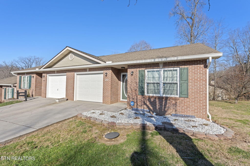 Photo of 6404 Bakersfield Way, Knoxville, TN 37918 (MLS # 1252700)