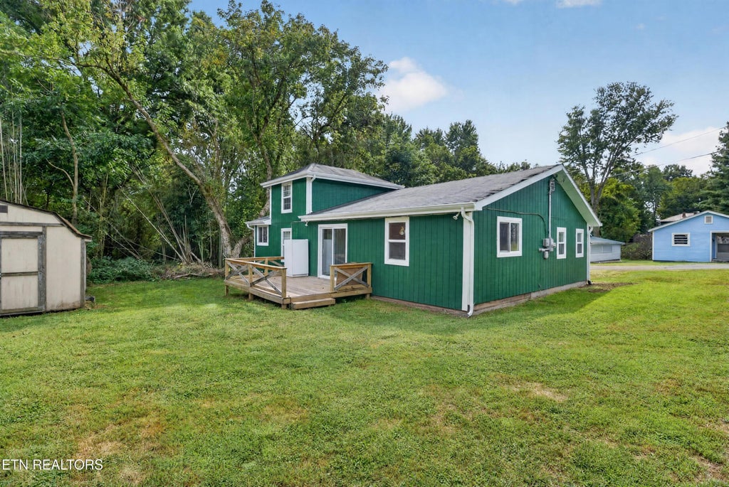 Photo of 416 N Brownlow St, Rogersville, TN 37857 (MLS # 1356452)