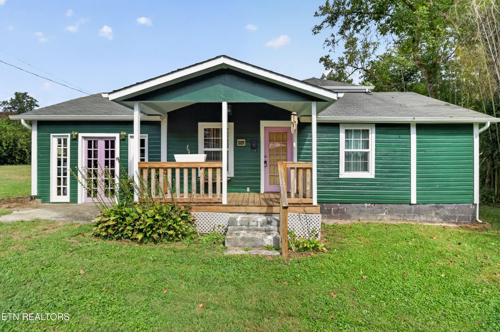 Photo of 416 N Brownlow St, Rogersville, TN 37857 (MLS # 1356452)