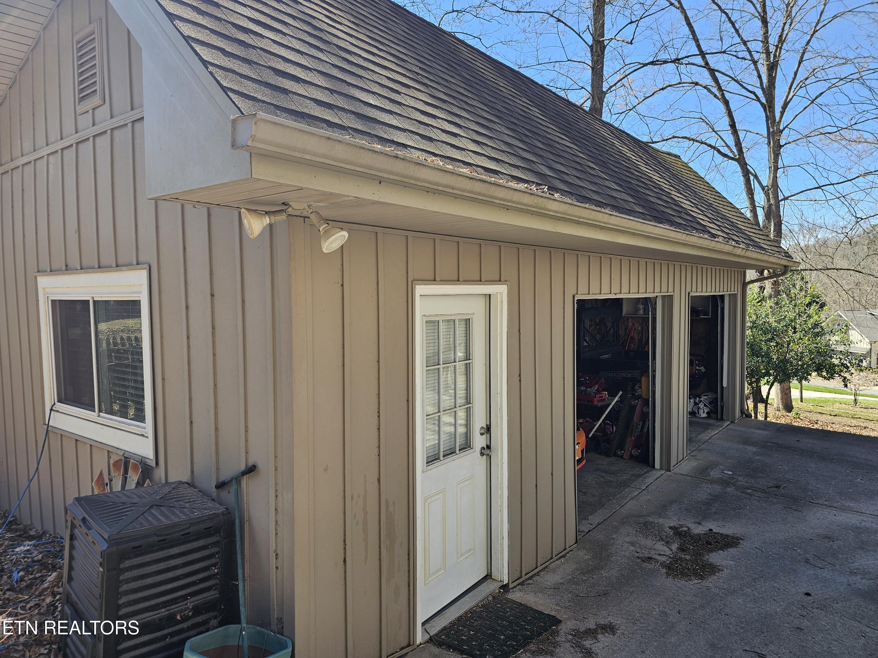 131 Shore Loop