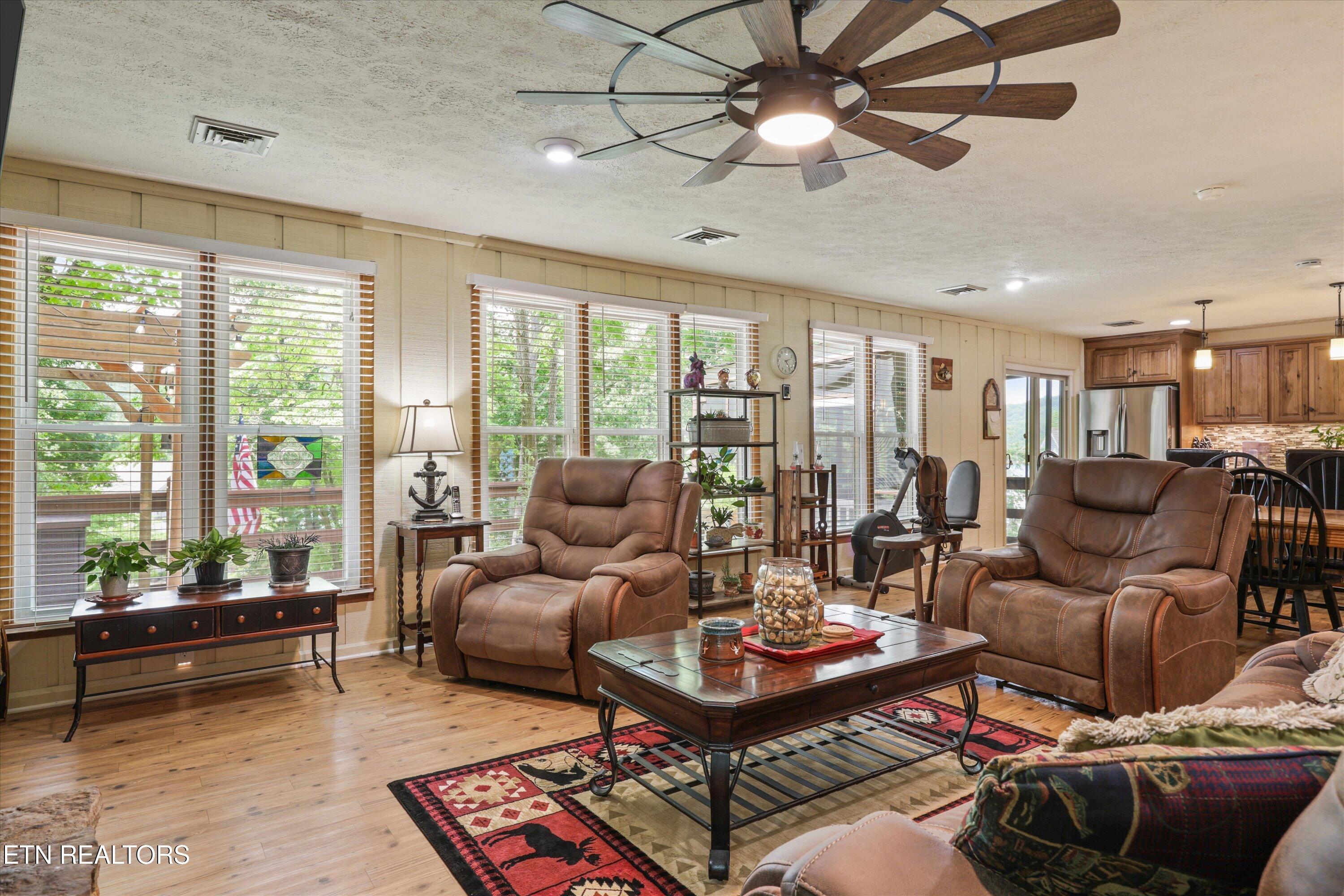 131 Shore Loop