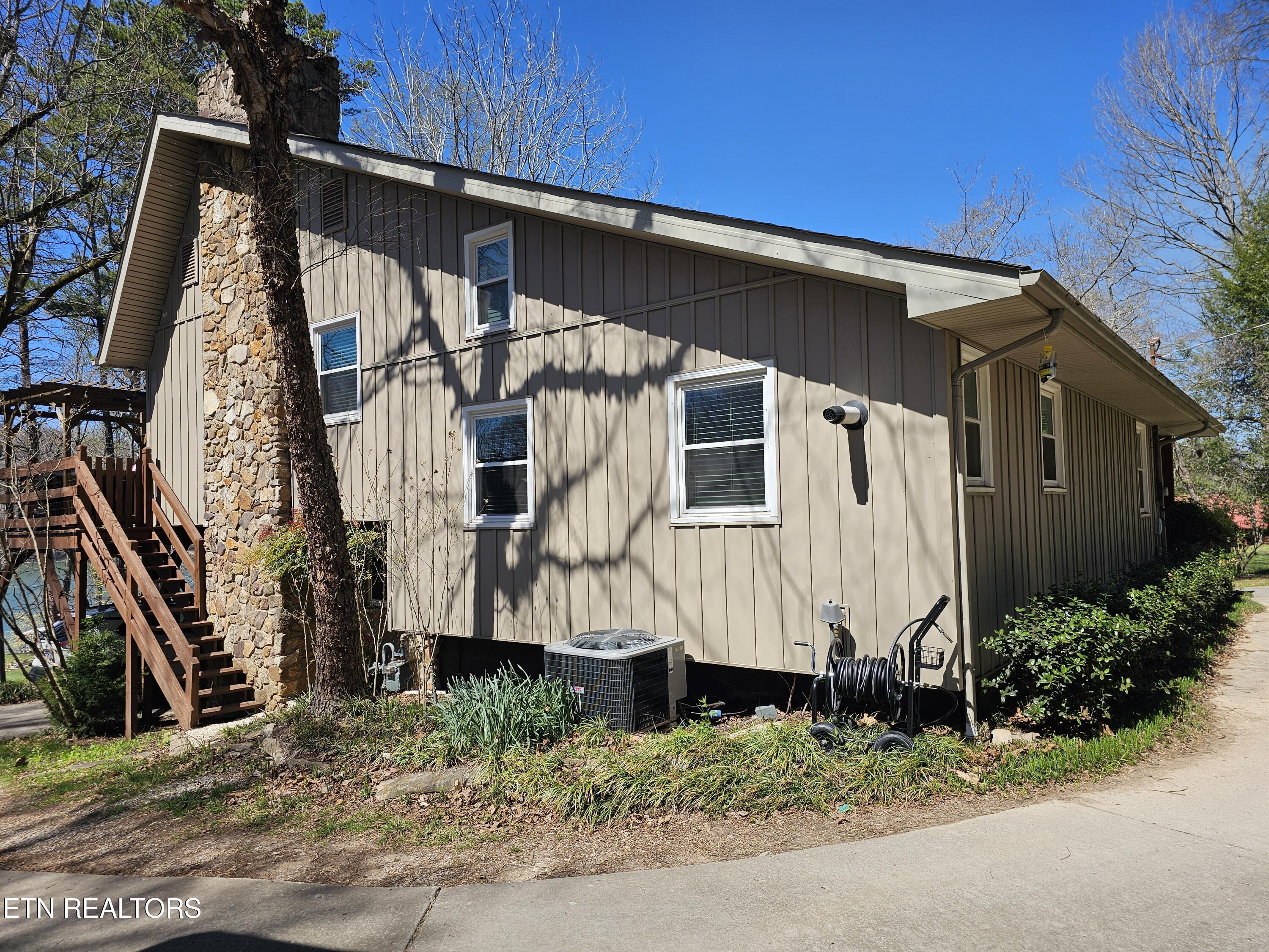 131 Shore Loop