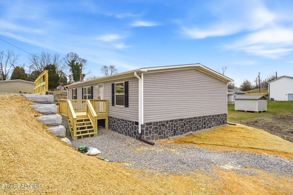 Photo of 124 Riverview Drive, Loudon, TN 37774 (MLS # 1330664)